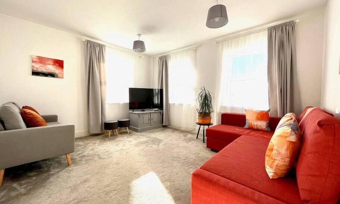 Bicester Casa | Lovely 4 doubled bedroomed townhouse in Bicester