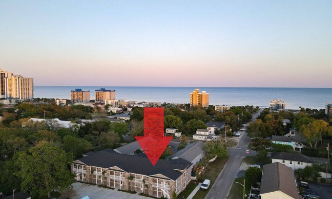 Myrtle Beach Apartamento | Lovely 4BR King Beds Steps To Beach & Pier #F