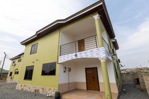 Nopendaw Casa | Lovely 5-Bed House Getaway Duplex in Accra