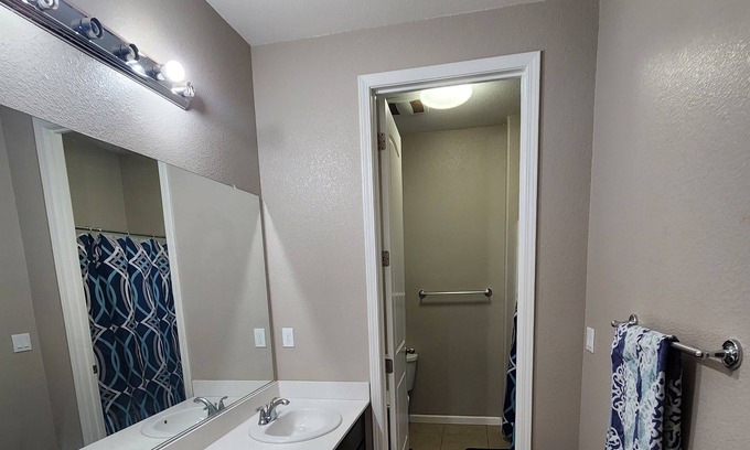 Pittsburg Casa | Lovely 5 BR home, 5 mins from BART, shopping, restaurants, freeway
