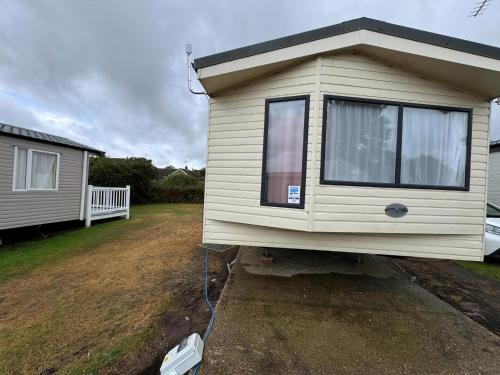Pakefield Otro | Lovely 6 Berth Caravan With Wifi At Pakefield, Suffolk 68119Bs