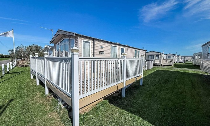 Caister-on-Sea Casa | Lovely 8 berth caravan with large decking area in Caister, Norfolk ref 65055EB