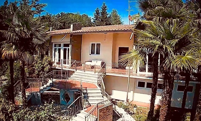 Briona Casa | Country Home A estrenar 3 dormitorios Villa Caramino. Retiro encantador Naturaleza y vino