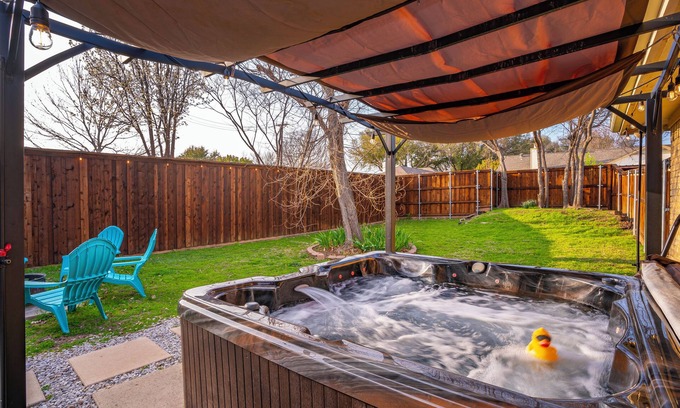 Northeast Carrollton Casa | Lovely and Pet-Friendly 4/3 in Carrollton