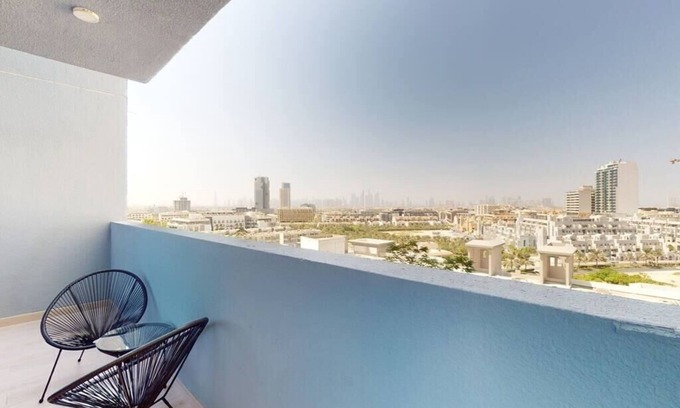 Discovery Gardens Apartamento | Lovely and spacious 1 bedroom with extra sofa bed