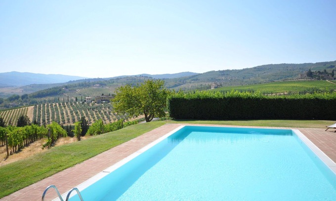 San Casciano in Val di Pesa Apartamento | Bonito apartamento con WIFI, piscina, TV, vista panorámica, aparcamiento, cerca de Greve In Chianti