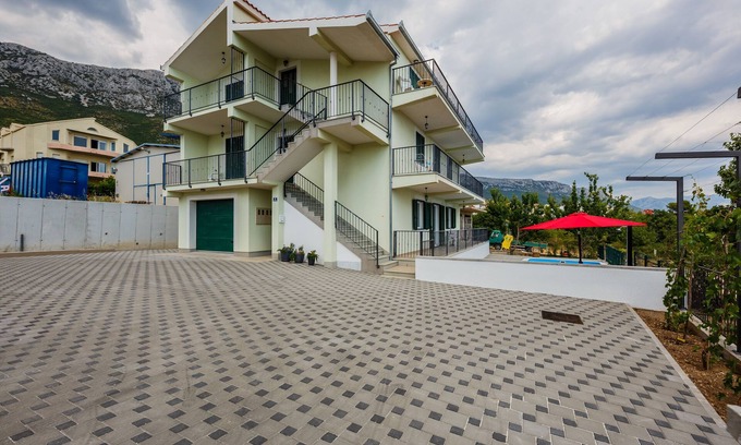 Kastel Gomilica Apartamento | Precioso apartamento con vistas panorámicas al mar y piscina