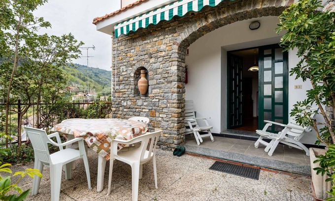 Diano Castello Apartamento | Precioso apartamento con piscina, WIFI, TV, terraza, mascotas permitida y aparcamiento