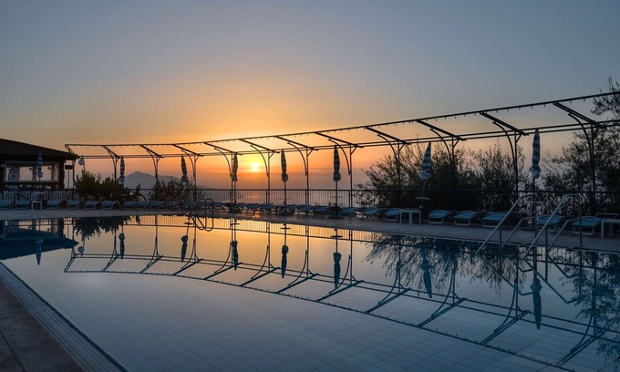 Termini Apartamento | Apartamento con piscina, A/C, WIFI, TV, patio, vista panorámica, aparcamiento, cerca de Sorrento