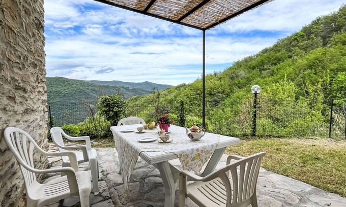 Valloria Apartamento | Hermoso apartamento con piscina, WIFI, patio, mascotas permitida, vista panorámica y aparcamiento