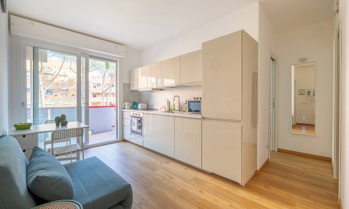 Torrino Apartamento | Lovely apartment 5 minutes walk from Tor di Valle Station of MetroMare line