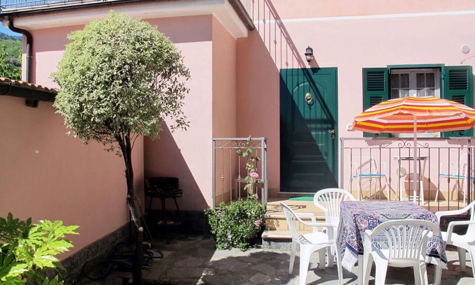 Stellanello Apartamento | Lovely apartment for 5 guests with TV, terrace, pets allowed and parking
