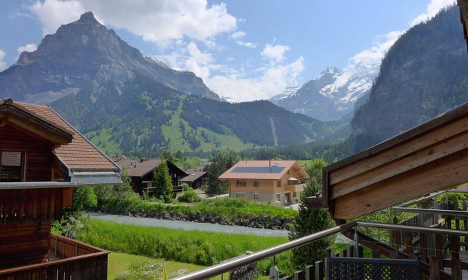 Kandersteg Apartamento | Precioso apartamento para 3 personas con WIFI, balcón y vista panorámica