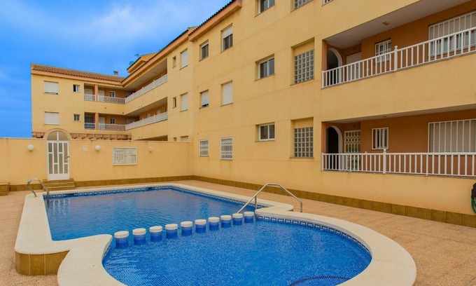 Los Alcázares Apartamento | Lovely apartment for 6 people with WIFI, pool, TV, terrace and pets allowed