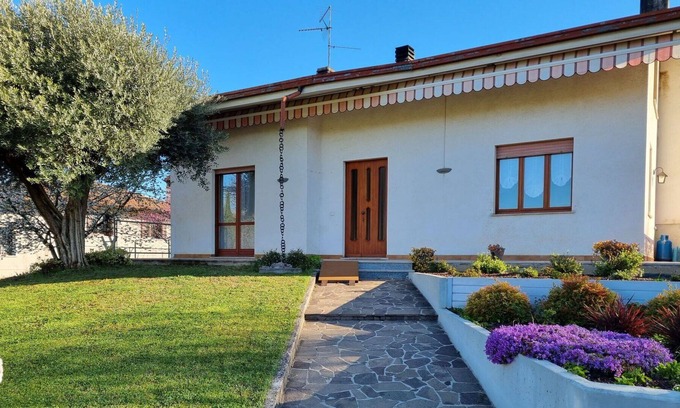 Sevegliano Apartamento | Precioso apartamento para 5 personas con WIFI, TV, patio y mascotas permitida