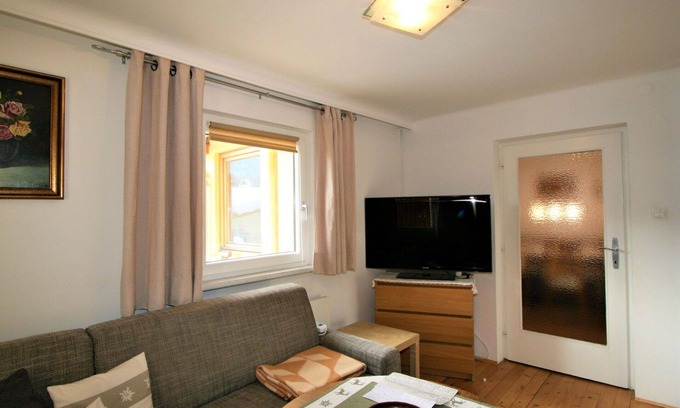 Axams Apartamento | Bonito apartamento para 4 personas con TV, patio y mascotas permitida