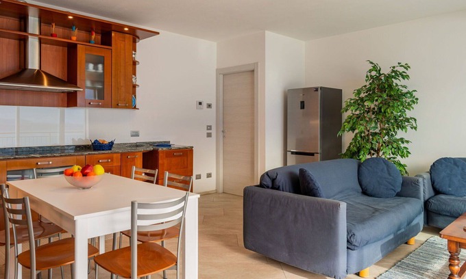 Aurogna Apartamento | Precioso apartamento para 4 personas con WIFI, A/C, TV, terraza, mascotas permitida y aparcamiento