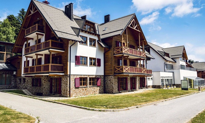 Hocko Pohorje Apartamento | Hermoso apartamento con piscina, WIFI, TV, balcón, mascotas permitida y vista panorámica