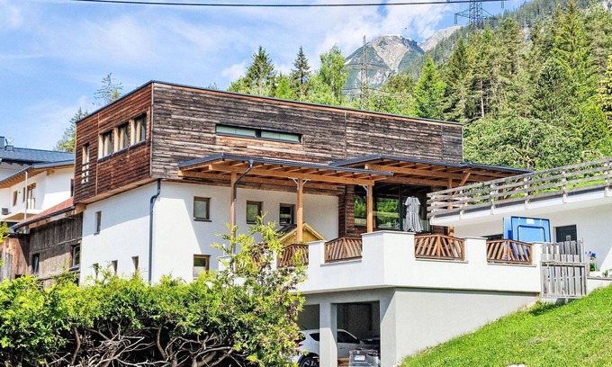 Flirsch Apartamento | Precioso apartamento para 5 personas con WIFI, TV, patio, mascotas permitida y aparcamiento