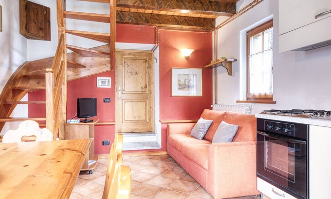 Macugnaga Apartamento | Acogedor apartamento con TV, balcón, mascotas permitida, vista panorámica y aparcamiento