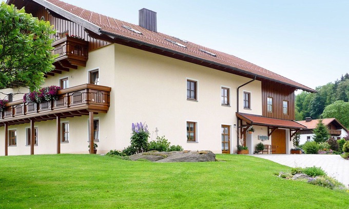 March Apartamento | Hermoso apartamento para 8 personas con WIFI, TV, patio y aparcamiento