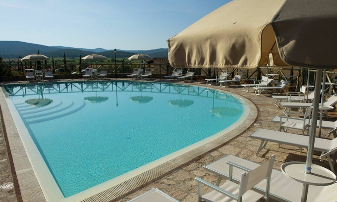 Casalappi Otro | Bonito apartamento para 5 personas con A/C, piscina, TV, vista panorámica y aparcamiento