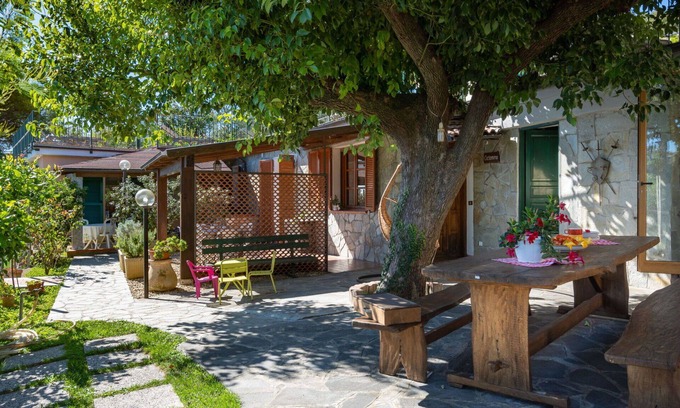 Valloria Apartamento | Precioso apartamento con A/C, piscina, WIFI, bañera de hidromasaje, TV, patio y aparcamiento