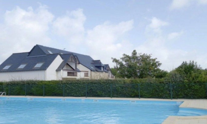 Morbihan Apartamento | Hermoso apartamento para 4 personas con piscina, WIFI, TV, balcón y aparcamiento