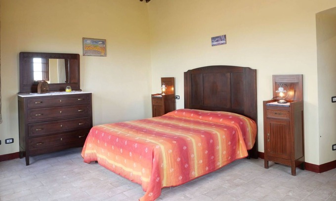 Roccastrada Villa | Bonito apartamento en villa para 6 personas con piscina, WIFI, TV, patio y aparcamiento