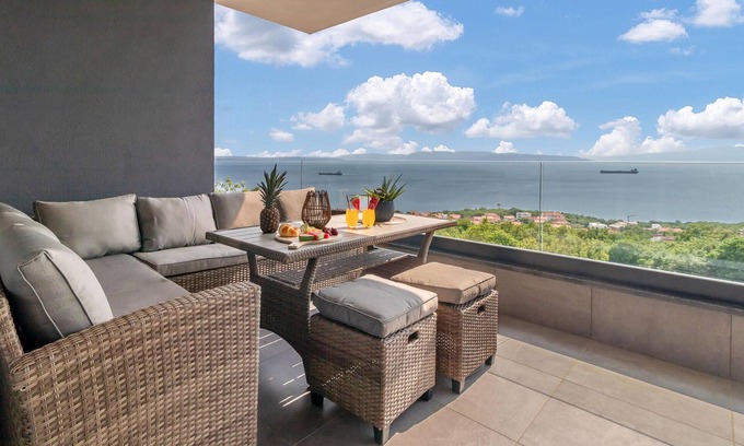 Kostrena Apartamento | Lovely apartment in Kostrena with WiFi