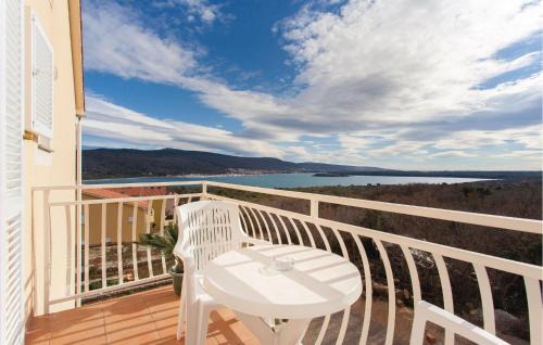 Kornic Apartamento | Lovely Apartment In Kornic With Wifi