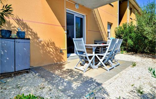 Orange Apartamento | Lovely Apartment In Orange With Kitchen