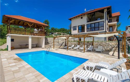 Rakovica Apartamento | Lovely Apartment In Rakovica With Wifi