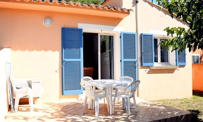 Pineto Casa | Hermoso apartamento en villa con piscina, WIFI, TV, terraza, mascotas permitida y aparcamiento