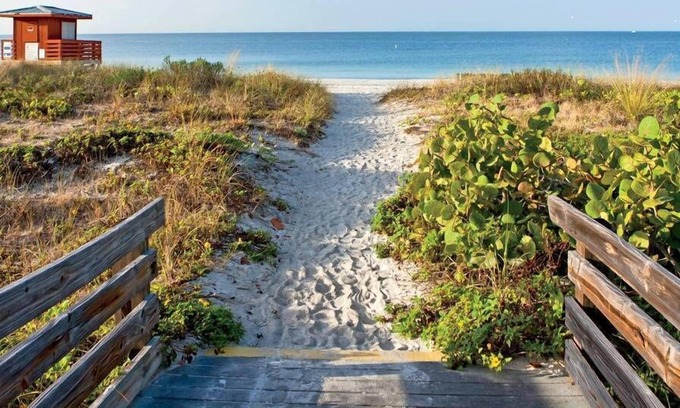 Hallandale Beach Apartamento | Lovely Apartment 10mins From Beach, 2mins to Mall