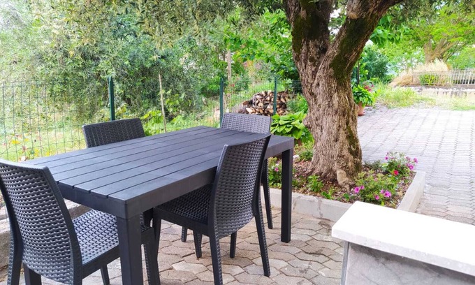 Muro Lucano Apartamento | Lovely apartment with fireplace and parking