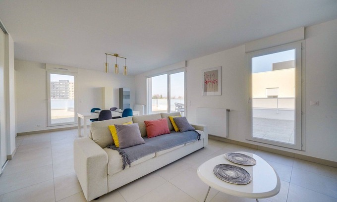 Le Bouscat Apartamento | Lovely apartment with terrace and parking