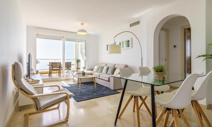 Benalmádena Apartamento | Lovely apartment with seaview