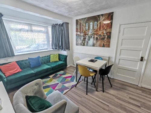 Borehamwood Apartamento | Lovely Apartment With Private Garden & Parking