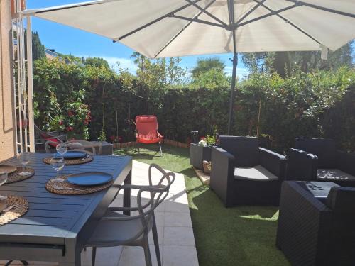 Nice Apartamento | Lovely apartment with private garden and a swimming-pool