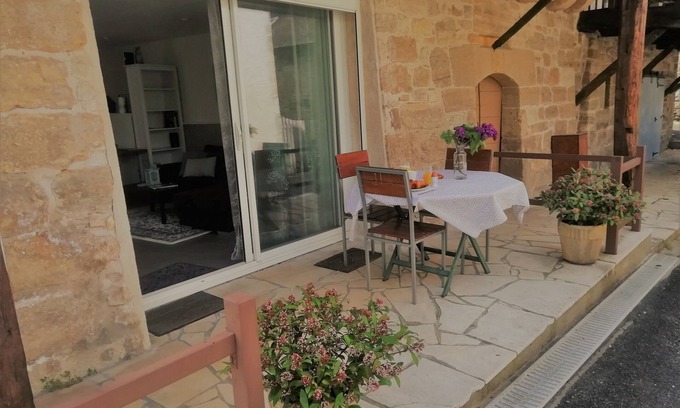 Azerat Apartamento | Precioso apartamento muy cerca de la piscina comunitaria, restaurante / pequeña tienda.