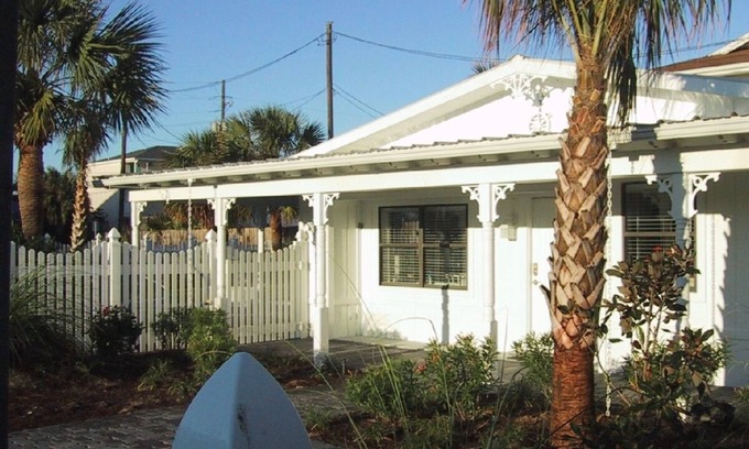 Silver Sands Beach Cabaña | Lovely Beach Cottage w / Fuente Piscina Privada