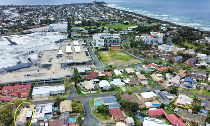 Buddina Casa | Lovely Beach House -Amazing Location, Pets - ZB9