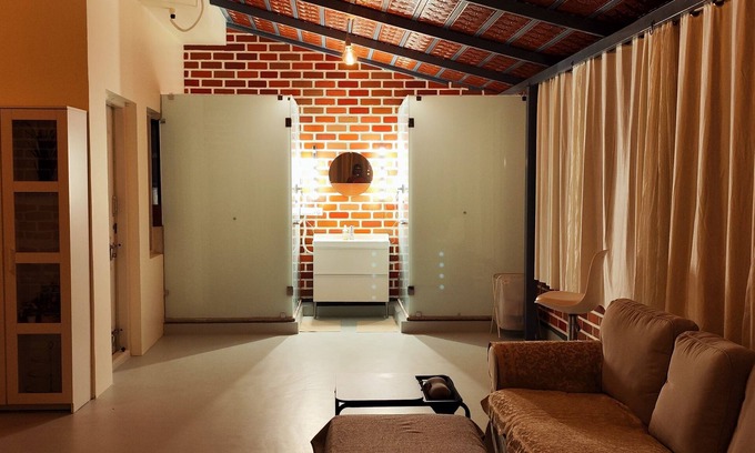 Sahakar Nagar Otro | Lovely Brick farmhouse with AC in bustling Bengaluru - close to Nandi Hills