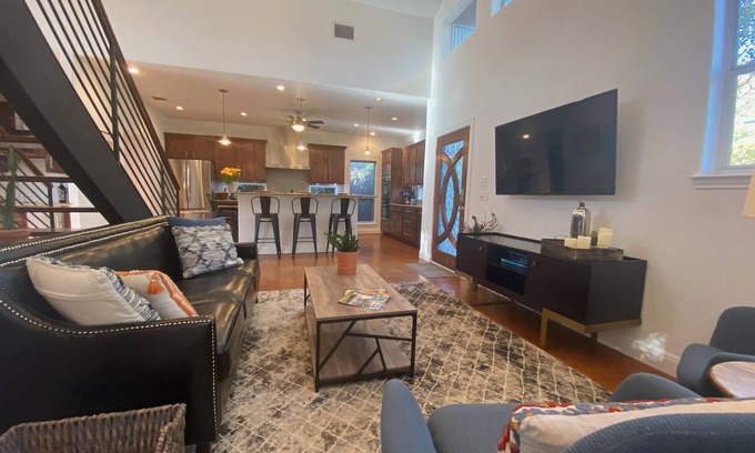 Boerne Casa | Lovely, bright house .4 miles from Main Street, private pool