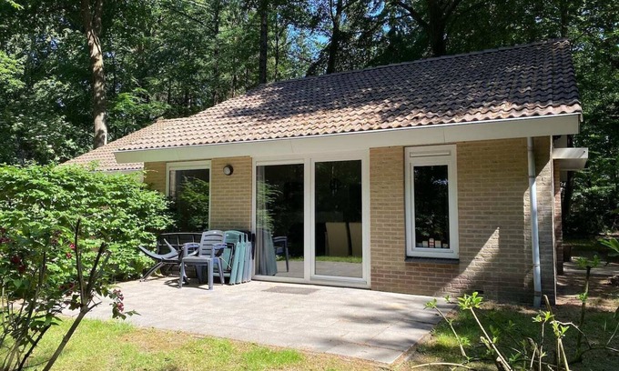 Garderen Casa | Lovely Bungalow (C13) on a small wooded park