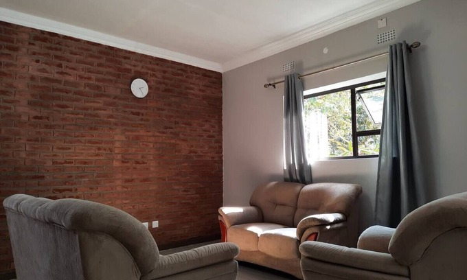 Blantyre Casa | Lovely bungalow with WiFi in Blantyre