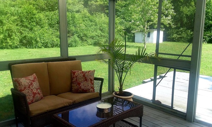 Cabool Casa | Lovely Cabool Cottage