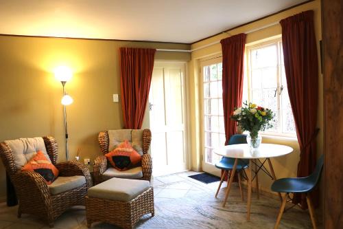Somerset West Casa | Lovely Concordia, rental unit with free parking