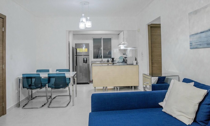 Los Frailes Condominio | Lovely condo 10 mins from airport 15 from beach
